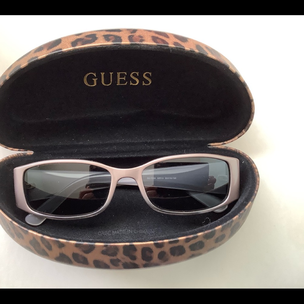 Lady Guess sunglasses